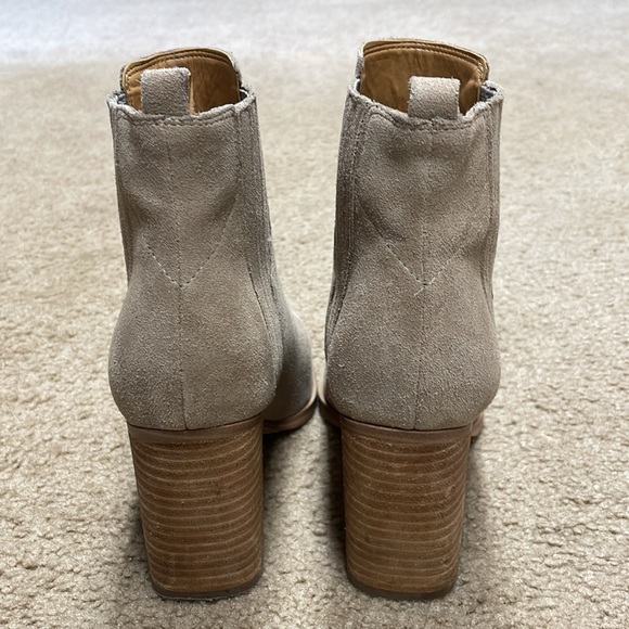 Marc Fisher LTD women pointed toe bootie. Size 6.5 - Picture 4 of 6